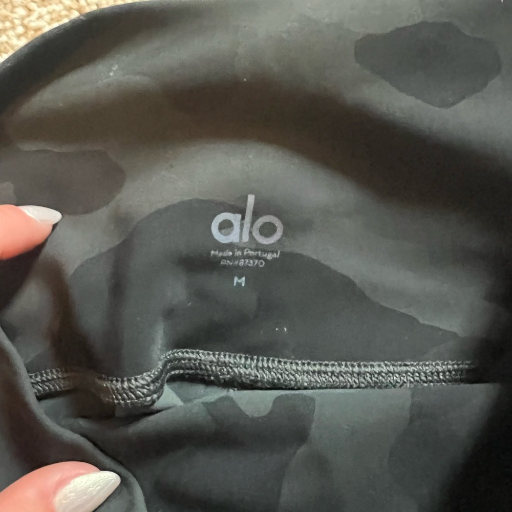 black/gray camo alo leggings!! worn like once:)